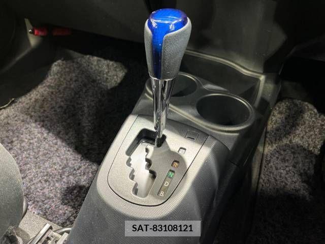 Toyota AQUA 2015-06 292228-6