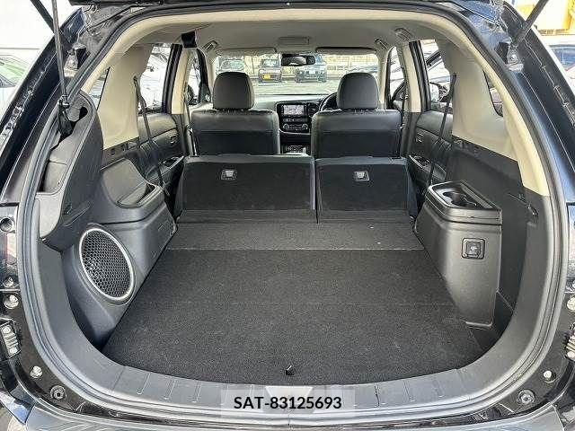 Mitsubishi OUTLANDER PHEV 2015-09 303545-12