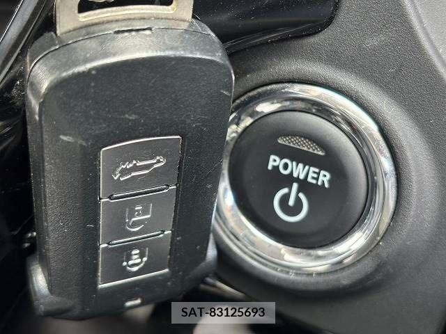 Mitsubishi OUTLANDER PHEV 2015-09 303545-11