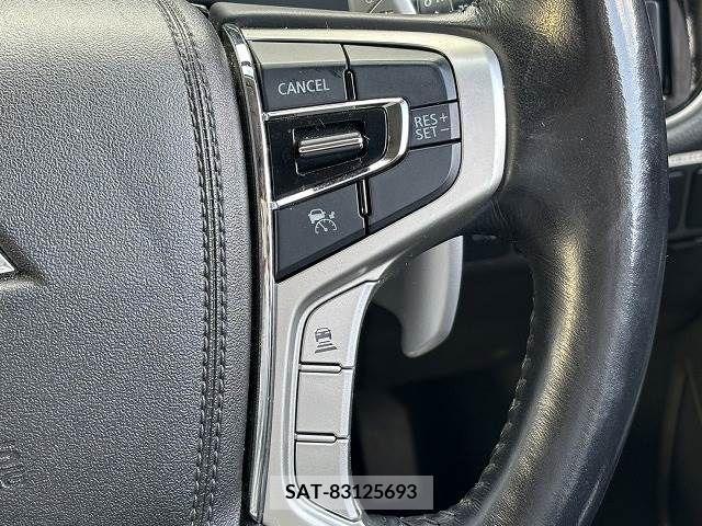 Mitsubishi OUTLANDER PHEV 2015-09 303545-6