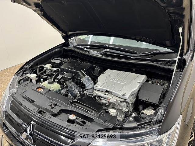 Mitsubishi OUTLANDER PHEV 2015-09 303545-17