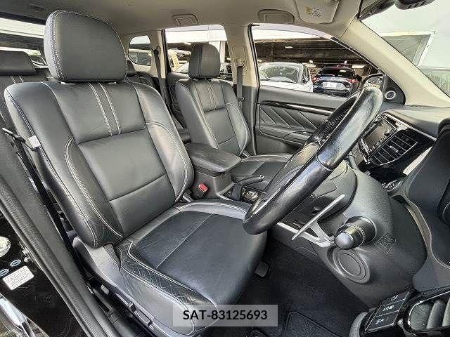 Mitsubishi OUTLANDER PHEV 2015-09 303545-4
