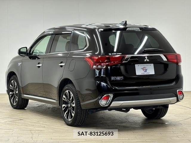 Mitsubishi OUTLANDER PHEV 2015-09 303545-16