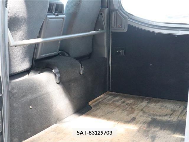 Nissan NV350 Caravan 2019-01 246942-13