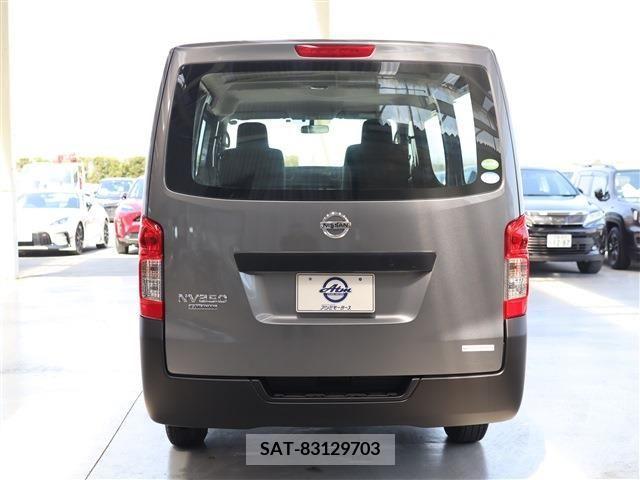 Nissan NV350 Caravan 2019-01 246942-18