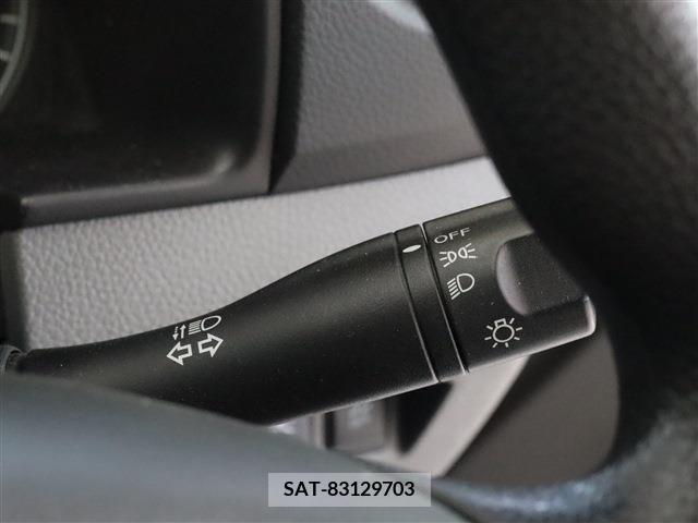Nissan NV350 Caravan 2019-01 246942-24