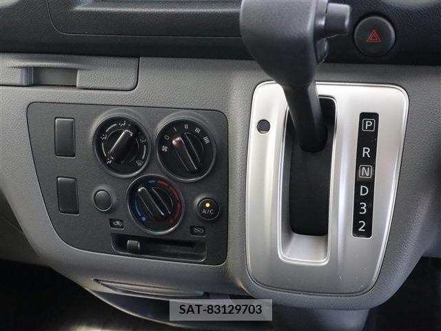 Nissan NV350 Caravan 2019-01 246942-7
