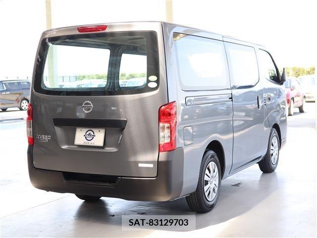 Nissan NV350 Caravan 2019-01 246942-3