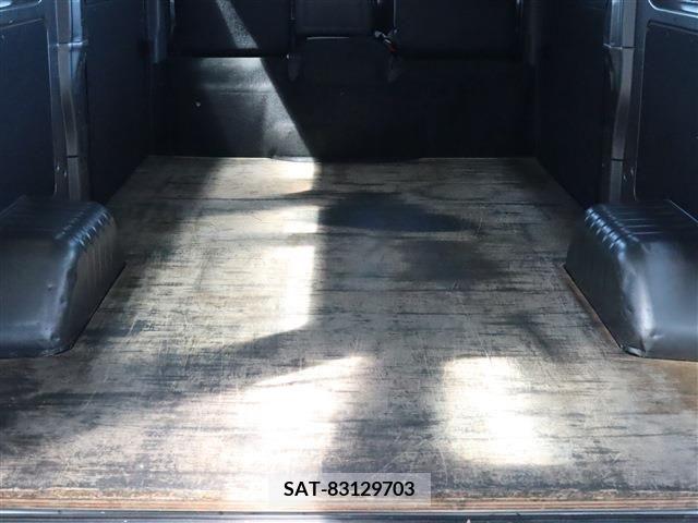 Nissan NV350 Caravan 2019-01 246942-15