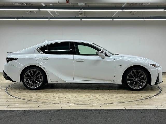 Lexus IS 2021-01 187795-14