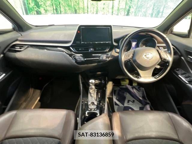 Toyota C-HR 2017-11 264084-1