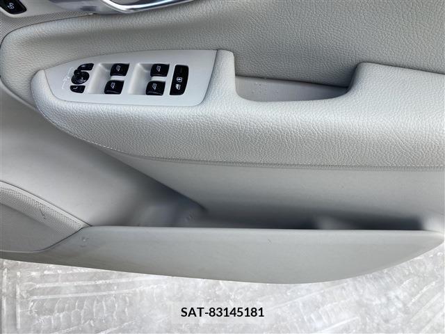 Volvo XC90 2018-02 320532-5