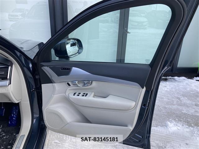 Volvo XC90 2018-02 320532-1