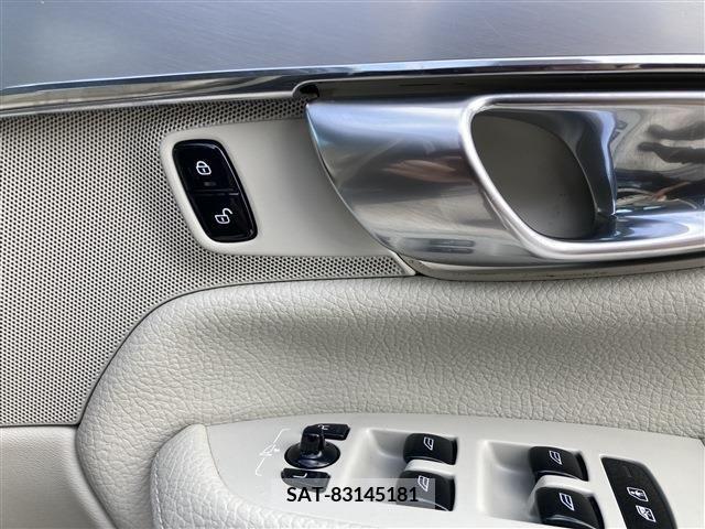 Volvo XC90 2018-02 320532-3