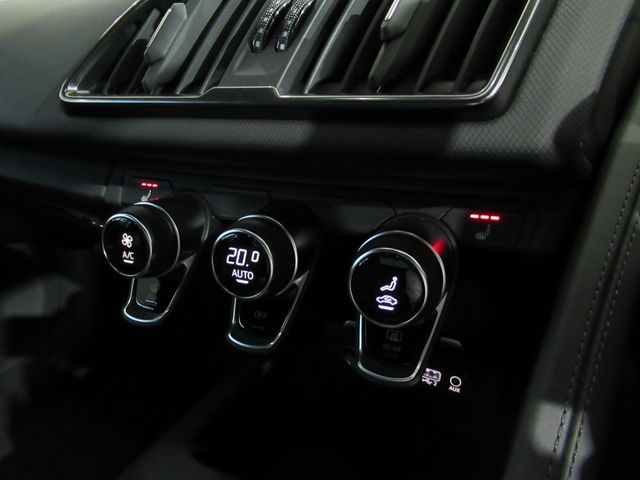 Audi R8 2017-08 10041-11