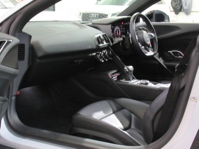Audi R8 2017-08 10041-4