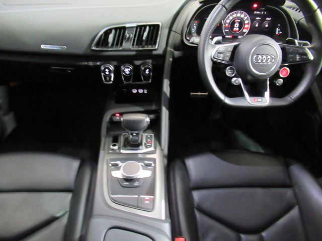 Audi R8 2017-08 10041-1