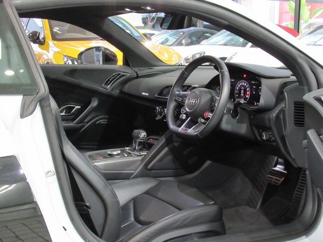 Audi R8 2017-08 10041-3