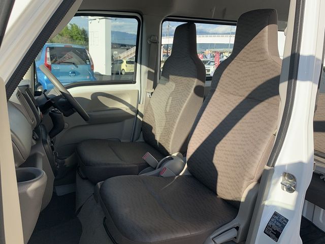 Nissan CLIPPER 2017-01 15990-11