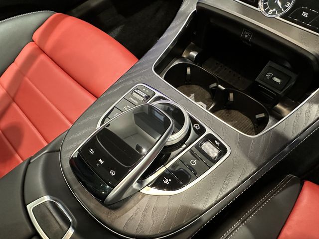 Mercedes Benz E-CLASS 2021-04 9908-10