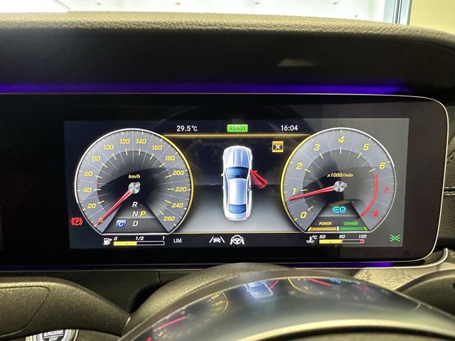 Mercedes Benz E-CLASS 2021-04 9908-9