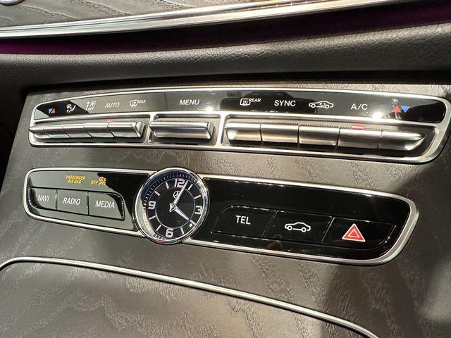 Mercedes Benz E-CLASS 2021-04 9908-11