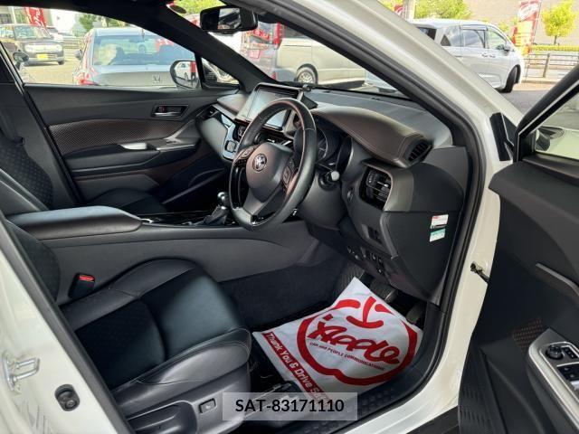 Toyota C-HR 2016-12 298994-18
