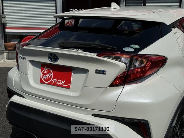 Toyota C-HR 2016-12 298994-11