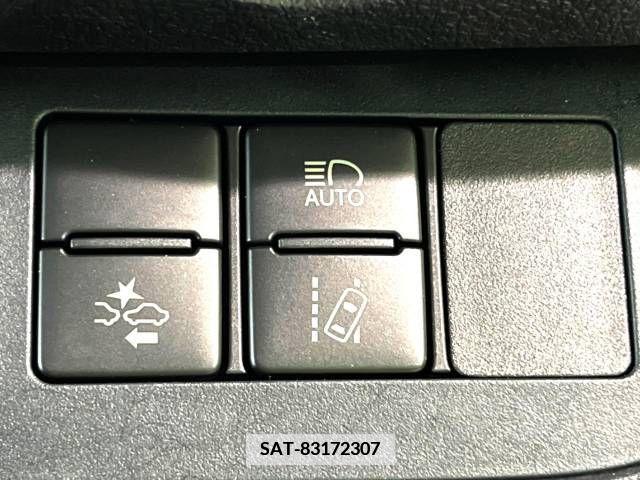 Toyota SIENTA 2018-02 348330-5