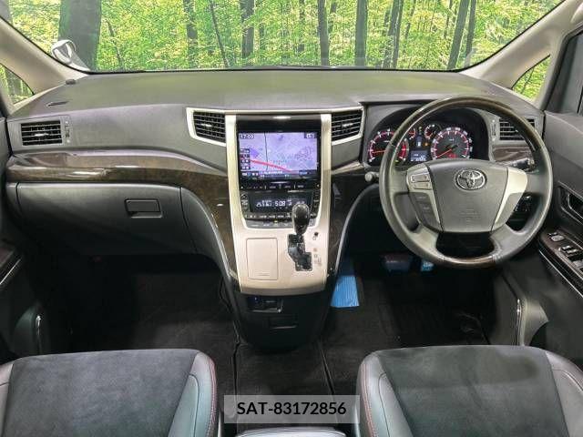 Toyota VELLFIRE 2013-07 369768-1