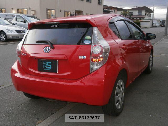 Toyota AQUA 2013-09 203175-5