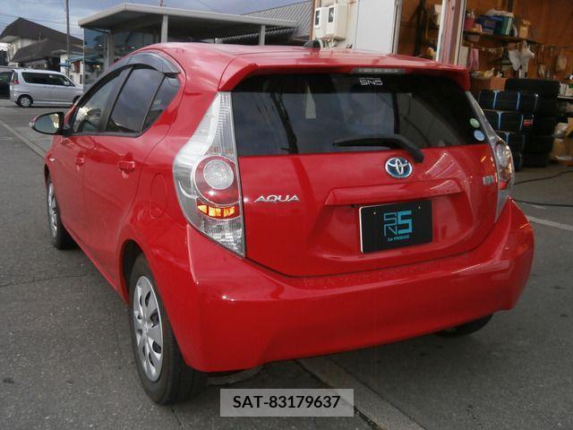 Toyota AQUA 2013-09 203175-7