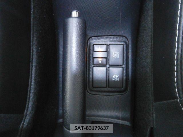 Toyota AQUA 2013-09 203175-18