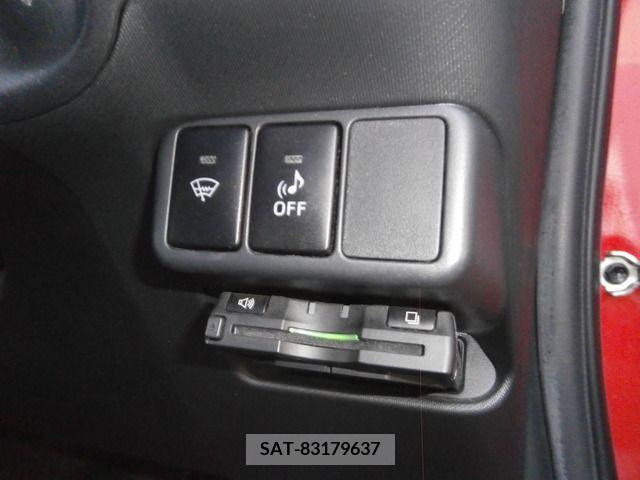 Toyota AQUA 2013-09 203175-11