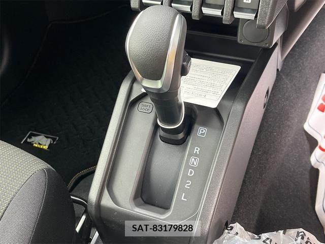 Suzuki JIMNY 2024-02 378742-17