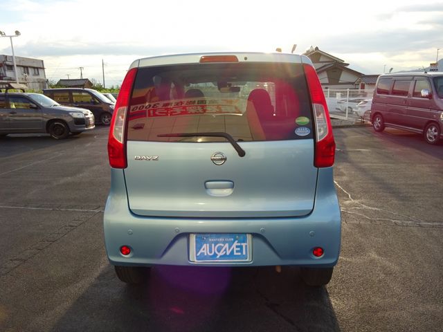 Nissan DAYZ 2018-07 18137-4
