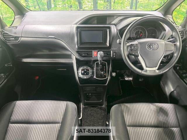 Toyota VOXY 2019-12 370534-1