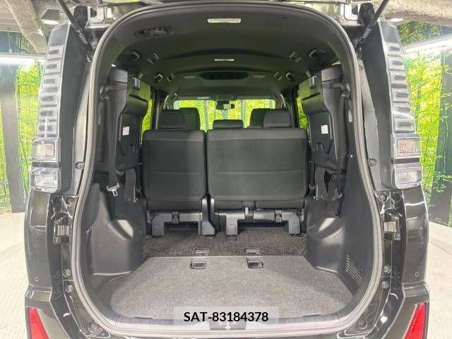 Toyota VOXY 2019-12 370534-11