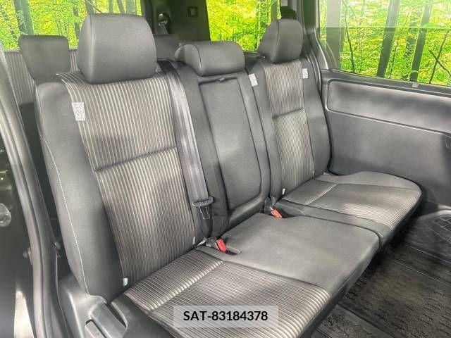 Toyota VOXY 2019-12 370534-9