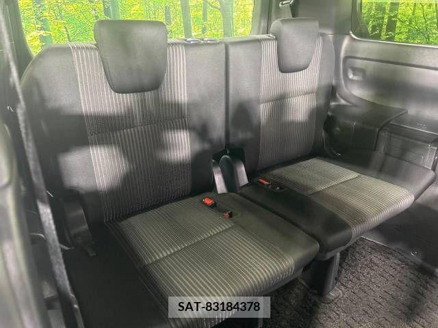 Toyota VOXY 2019-12 370534-10