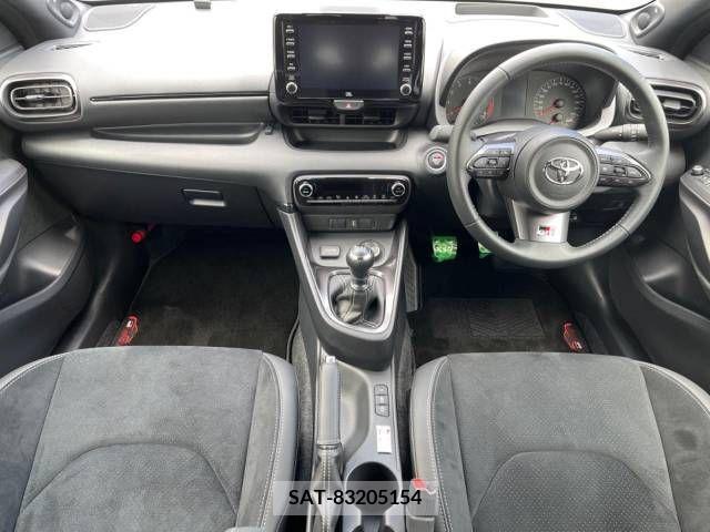 Toyota YARIS 2021-10 273490-1