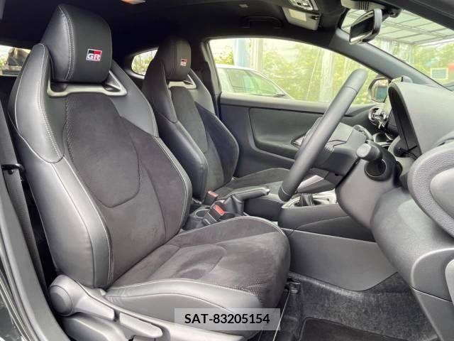 Toyota YARIS 2021-10 273490-8