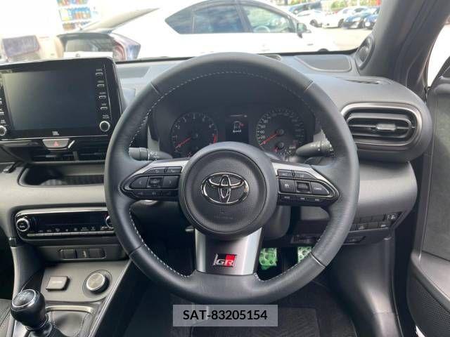 Toyota YARIS 2021-10 273490-11