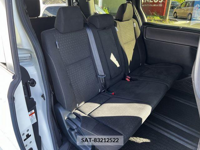 Toyota VOXY 2018-11 289224-14