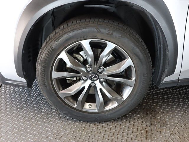 Lexus NX 2015-02 189699-27