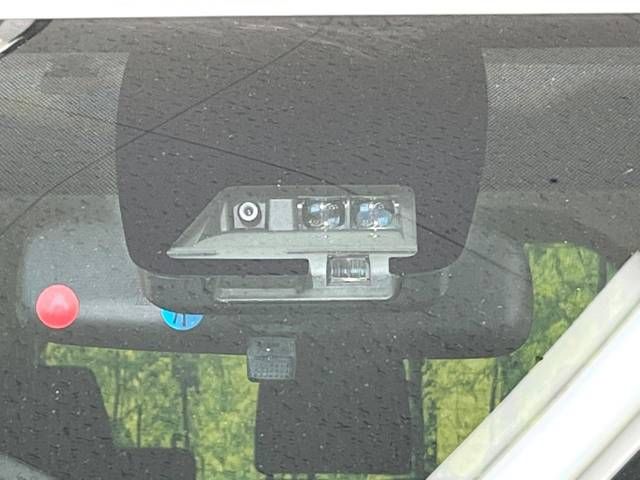 Toyota VOXY 2018-10 22477-3