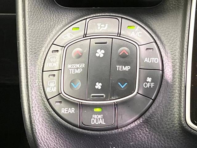 Toyota VOXY 2018-10 22477-7
