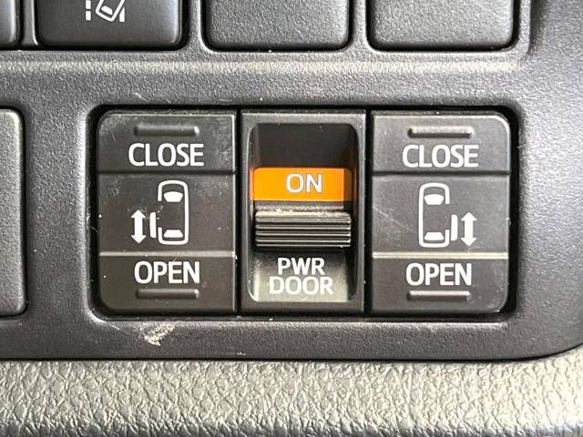 Toyota VOXY 2018-10 22477-6