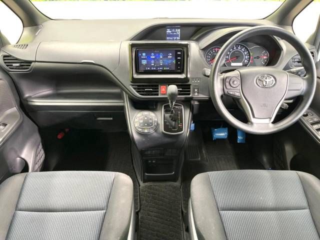 Toyota VOXY 2018-10 22477-1