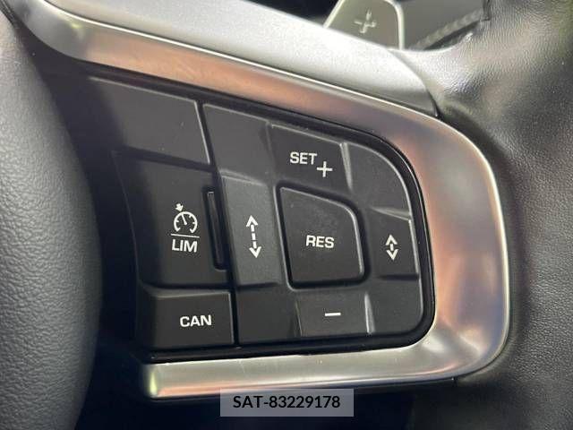 Jaguar F-PACE 2017-12 340357-9
